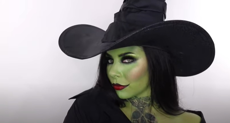 How to Do Witch Halloween Makeup