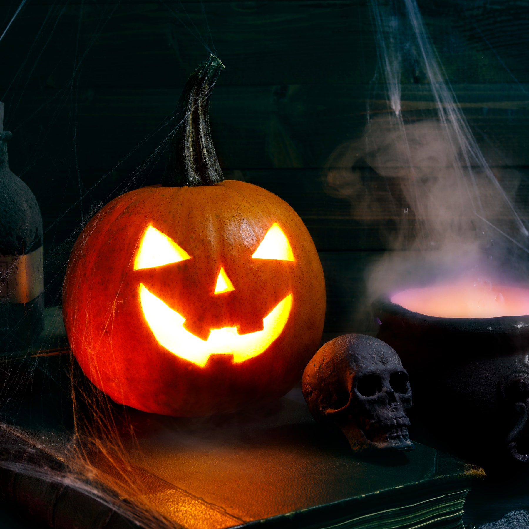 10 Cheap Halloween Decoration Ideas for Your Home