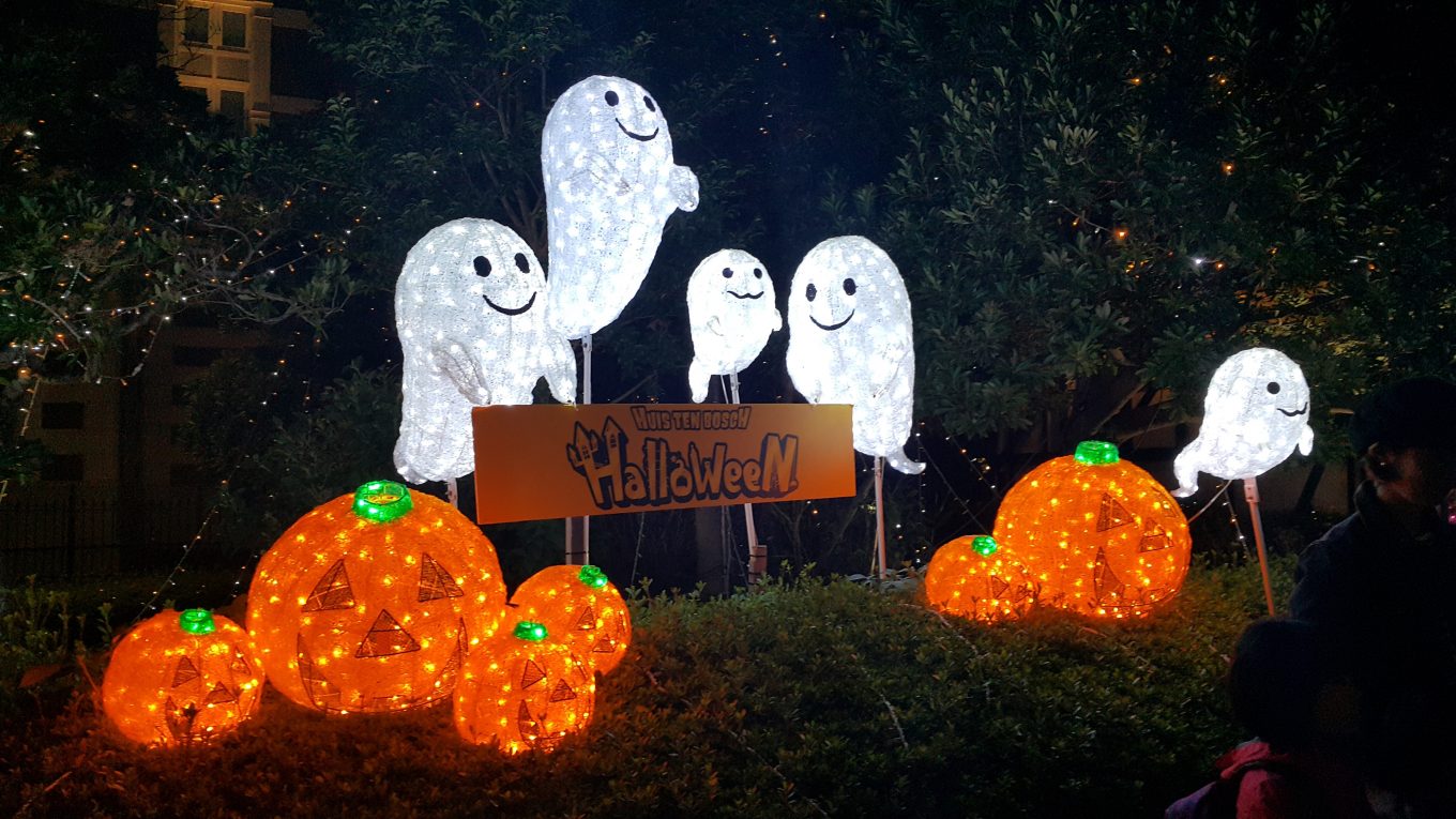 Lighting Decoration Ideas to make Your Halloween Party more Spooky