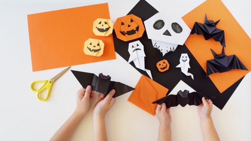 Easy DIY Craft Paper Halloween Decoration Idea